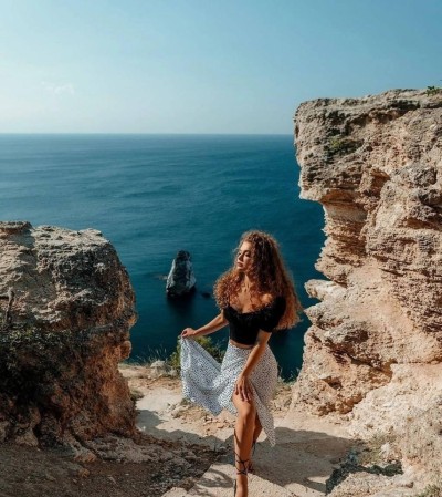 Ава, Г. Свободный